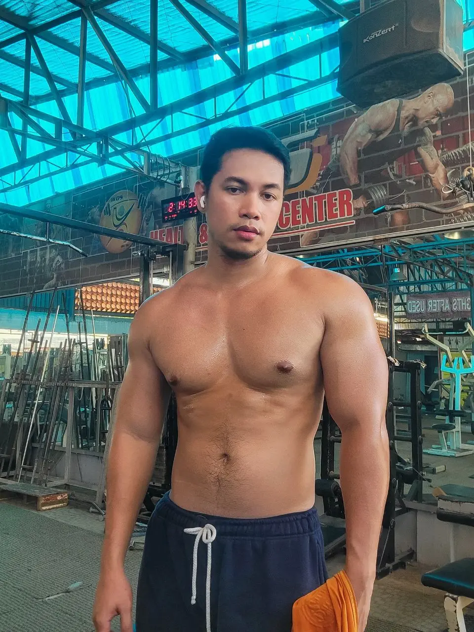 หล่อล่ำหมี หนุ่มฟิลิปปินส์