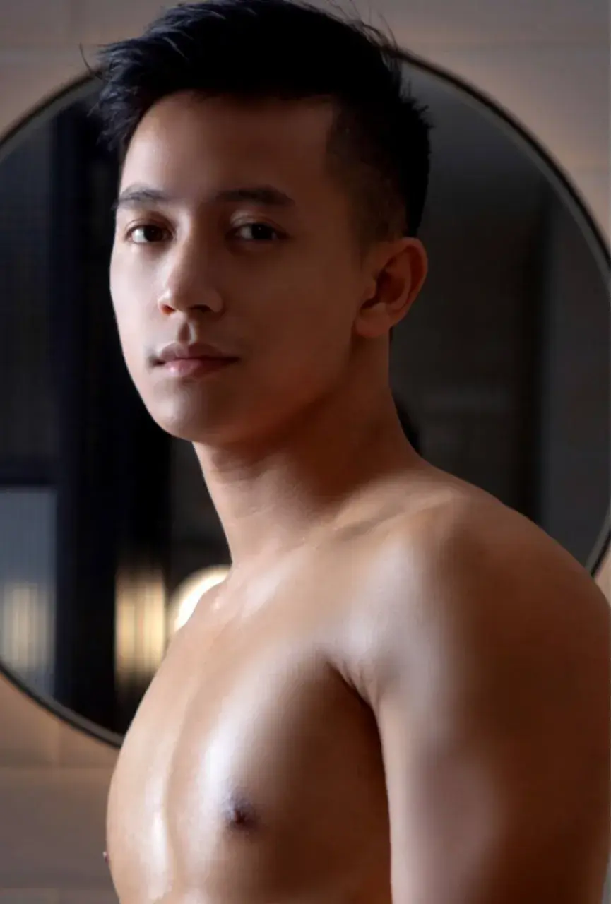 หนุ่มหล่อขึ้นปก 1192.1