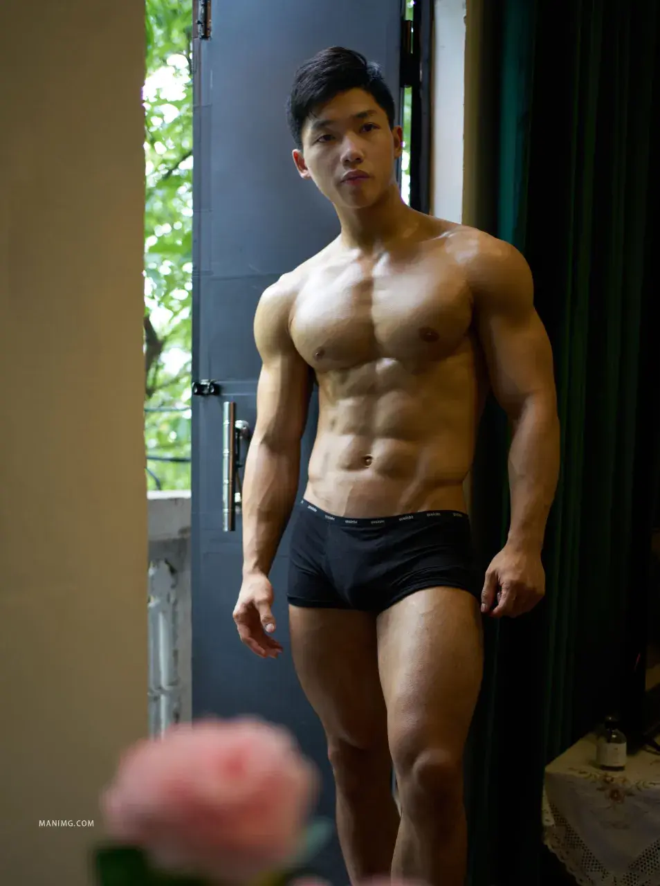 หนุ่มหล่อขึ้นปก 1193.1