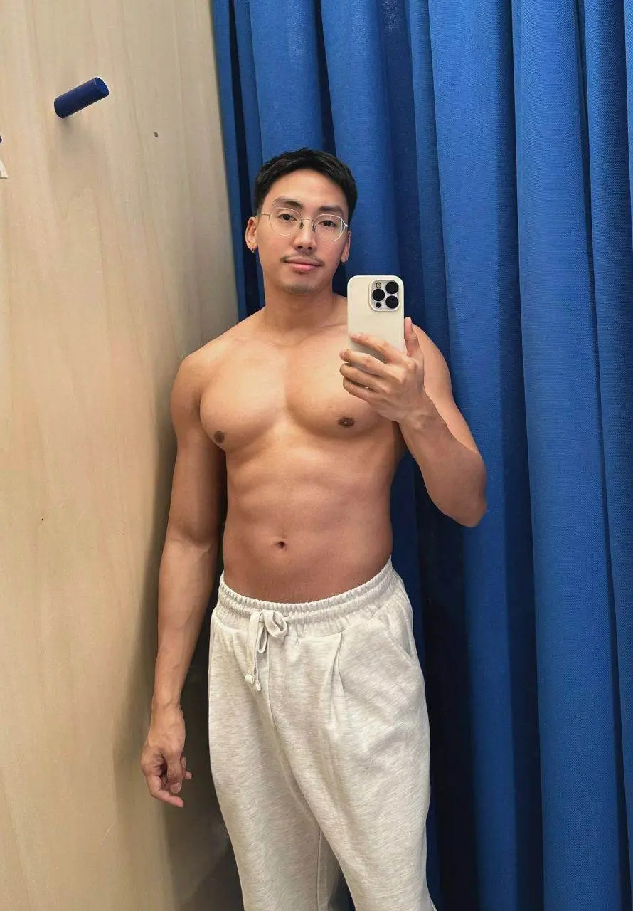 หนุ่มหล่อขึ้นปก 1194