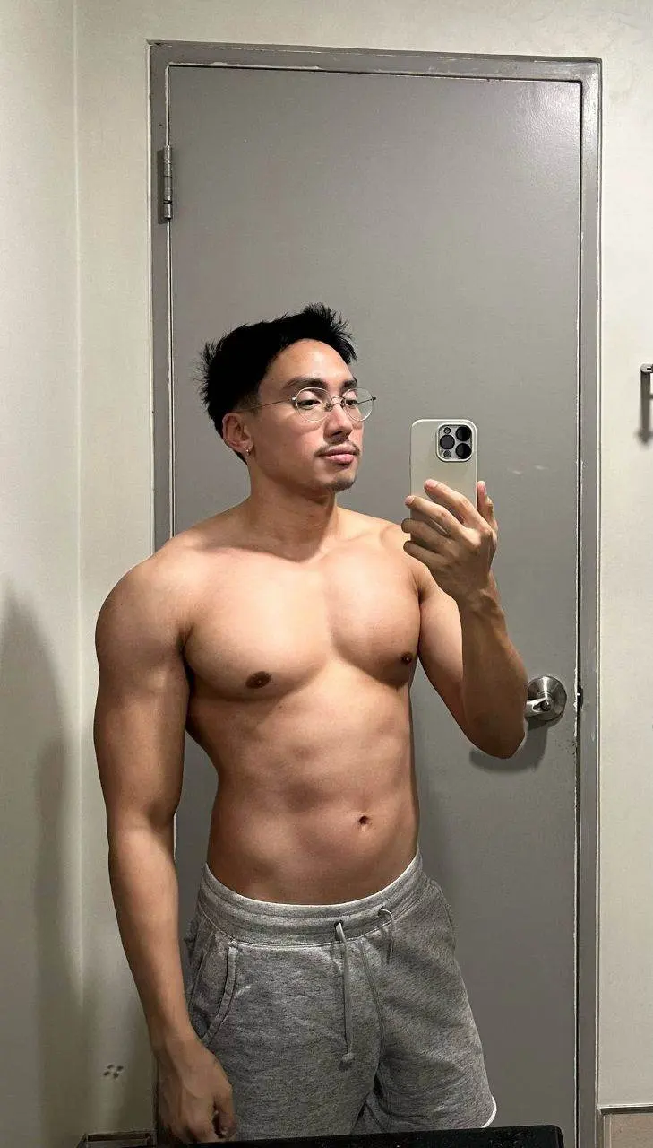 หนุ่มหล่อขึ้นปก 1194