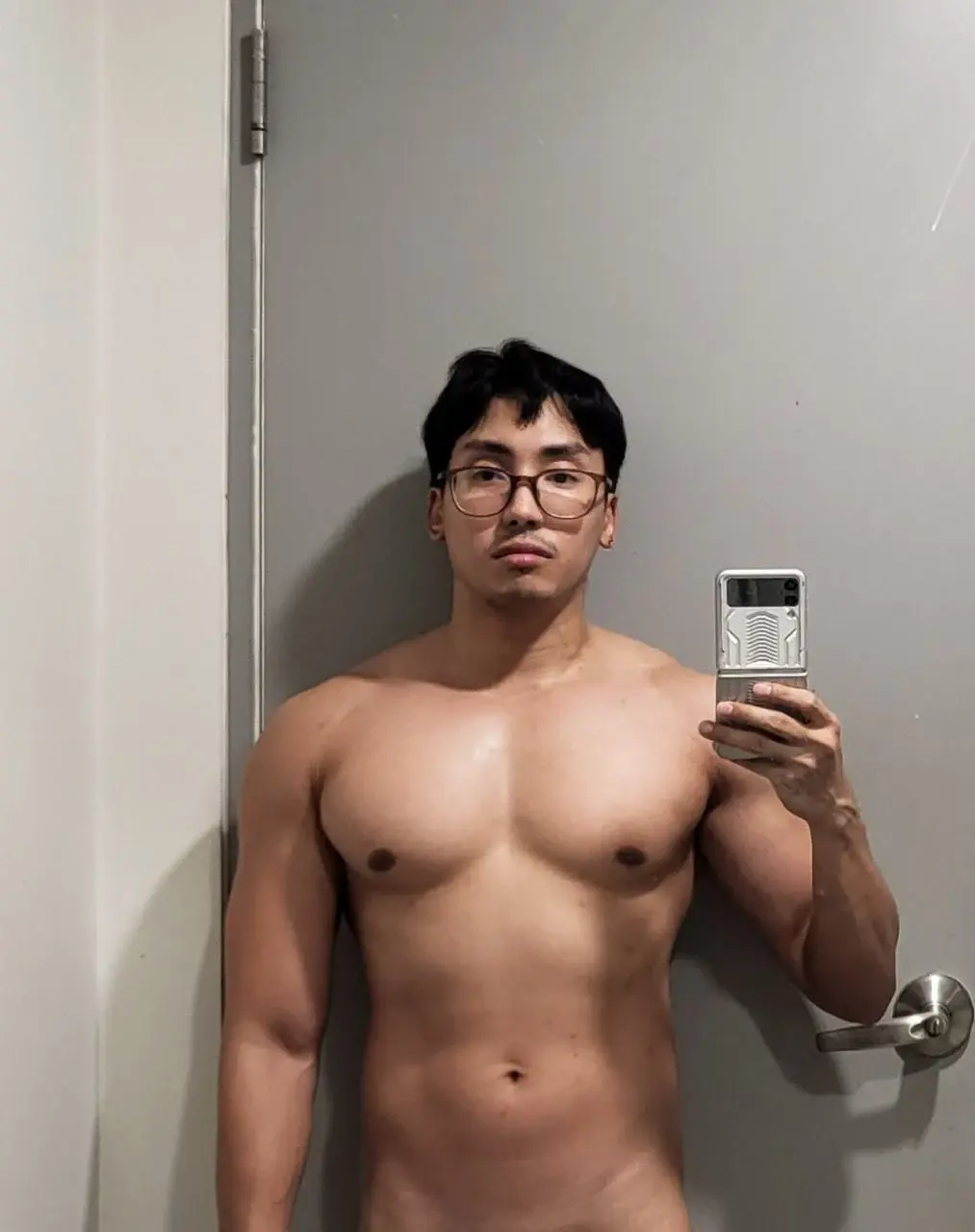 หนุ่มหล่อขึ้นปก 1194