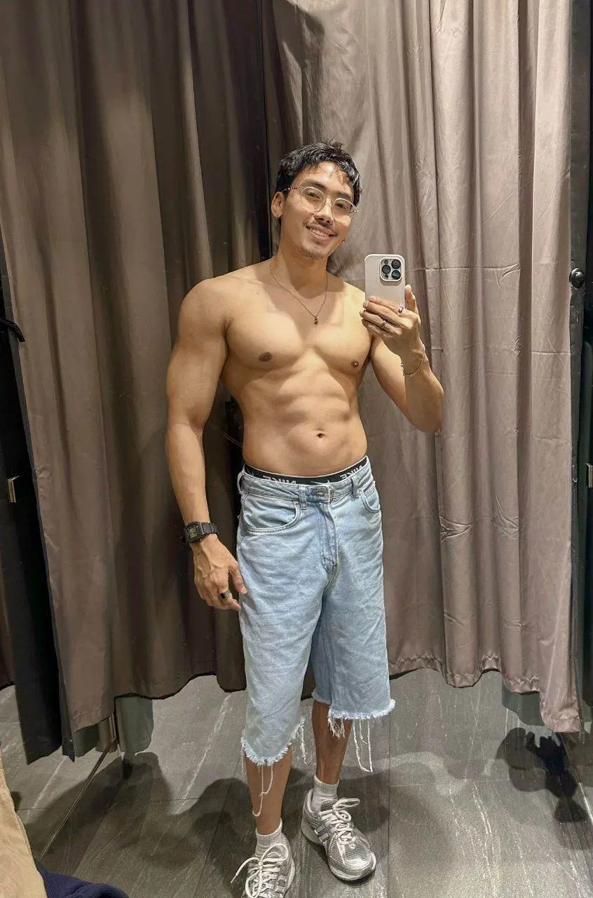 หนุ่มหล่อขึ้นปก 1194