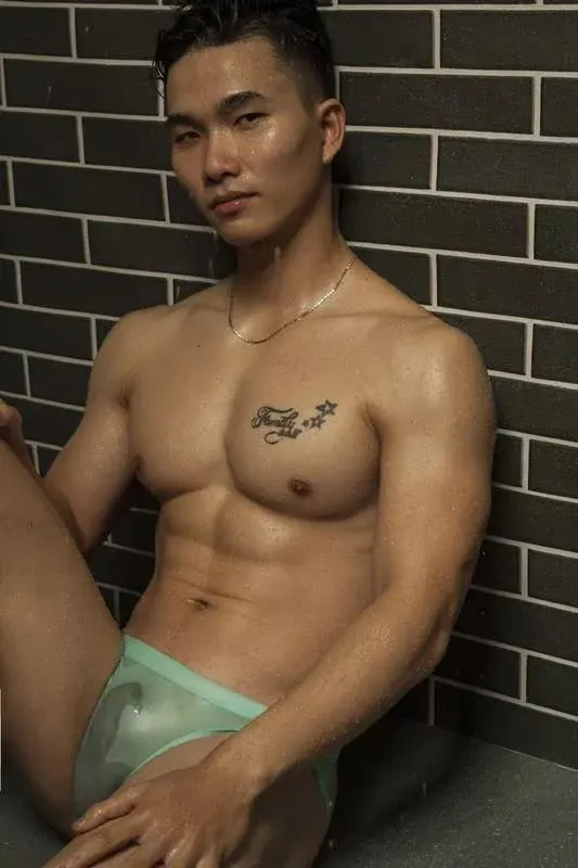 หนุ่มหล่อขึ้นปก 1194