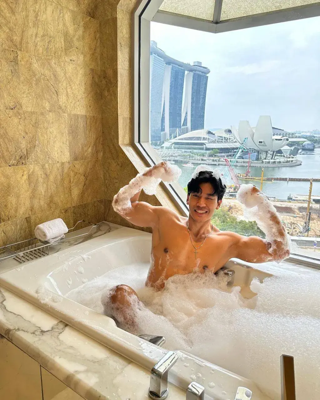 ท่อน้ำแตกแน่