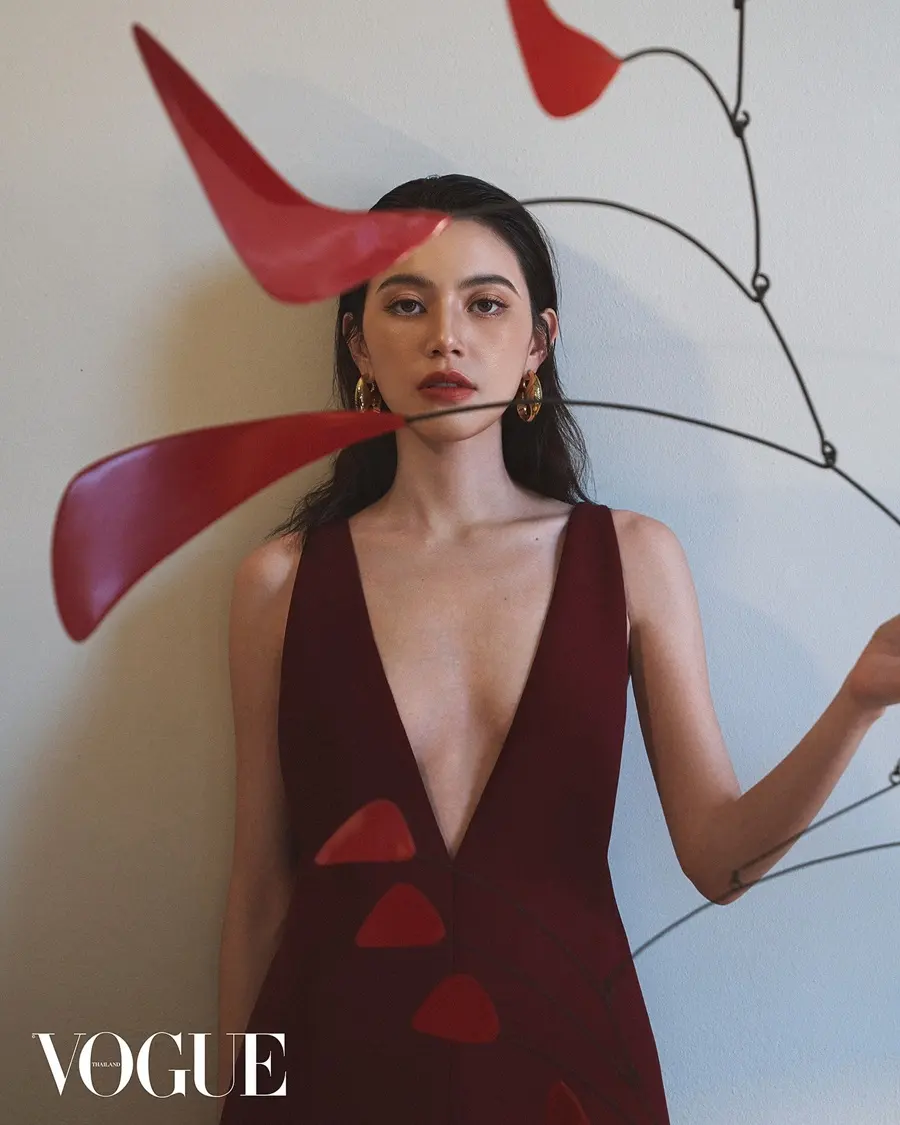 ใหม่-ดาวิกา @ VOGUE Thailand April 2024