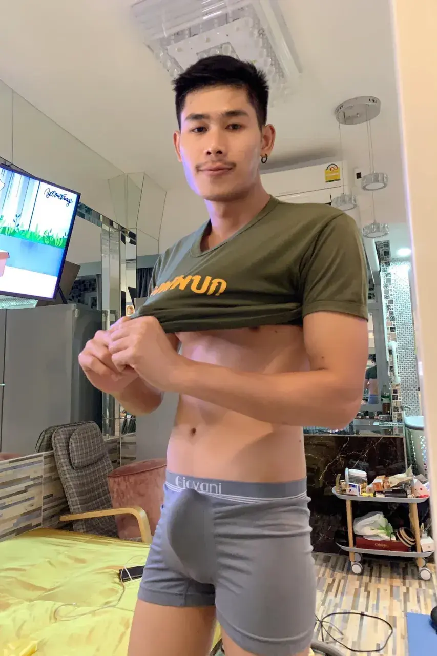 ก็มันร้อนอ่ะ