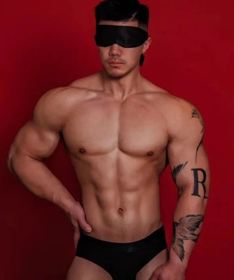 只要你想，我可以成为欲望的奴隶 if you want, I will be the sexy sub