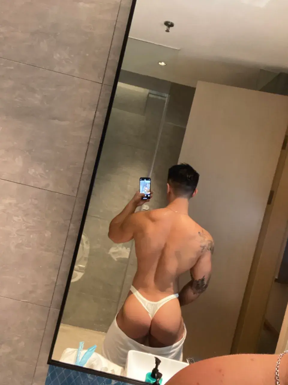 只要你想，我可以成为欲望的奴隶 if you want, I will be the sexy sub