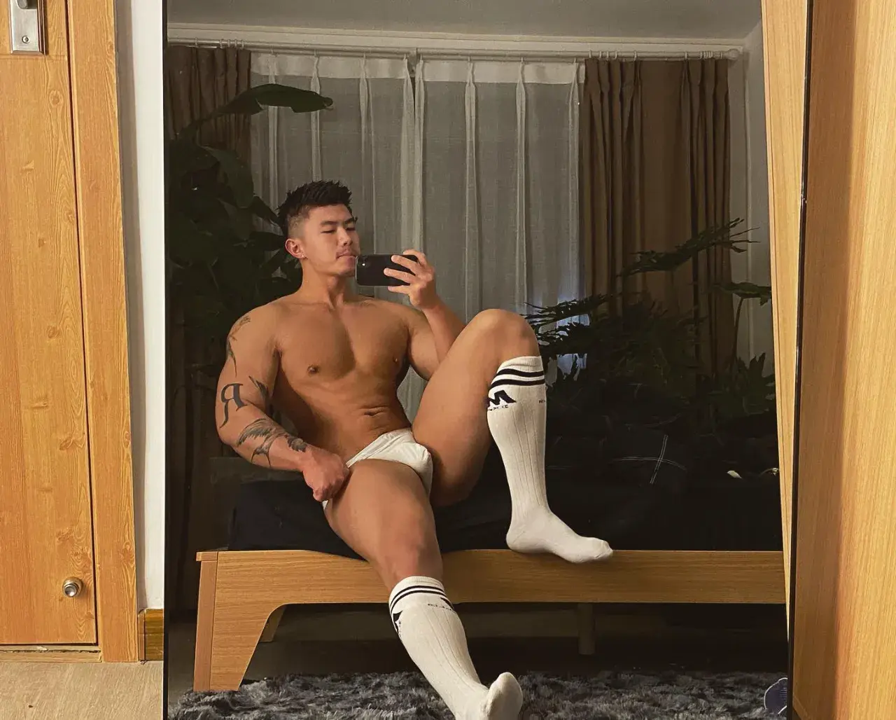 只要你想，我可以成为欲望的奴隶 if you want, I will be the sexy sub