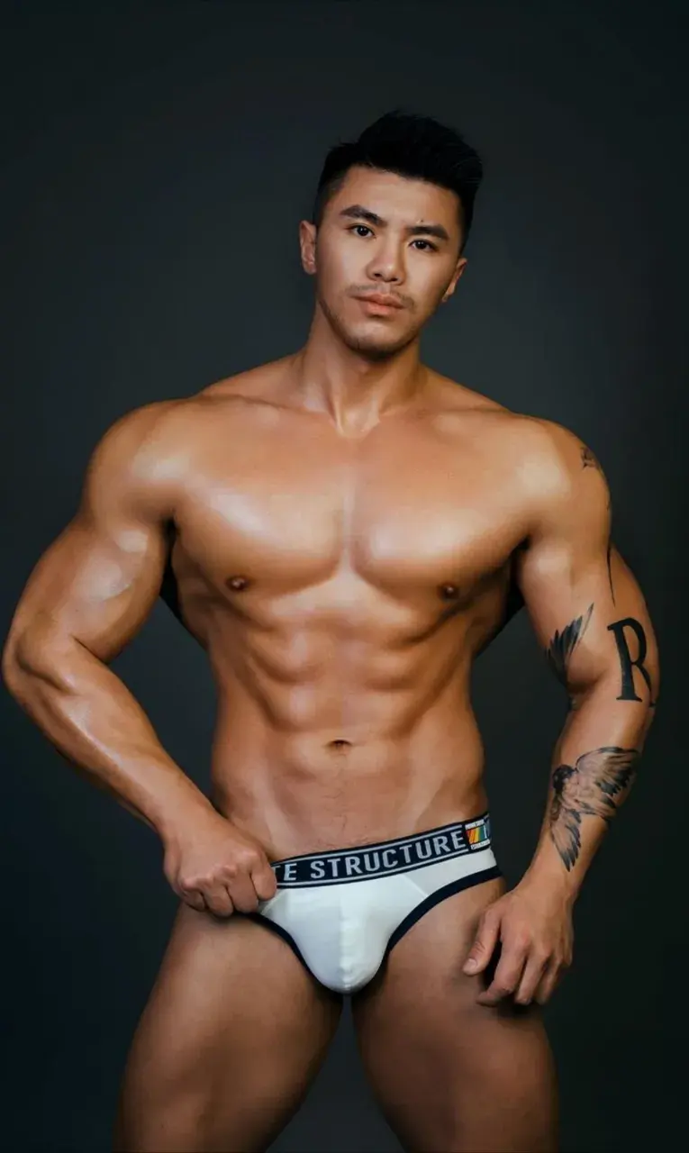 只要你想，我可以成为欲望的奴隶 if you want, I will be the sexy sub