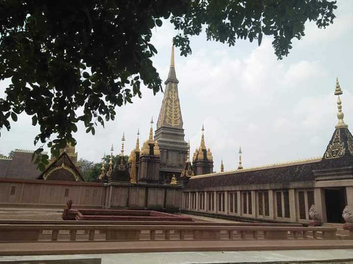 ปราสาทพระธาตุพนมอินทร์แปลง