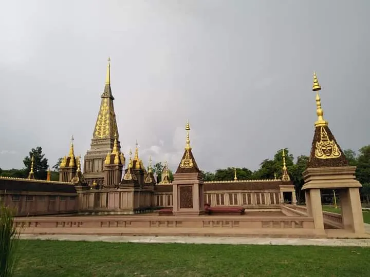 ปราสาทพระธาตุพนมอินทร์แปลง