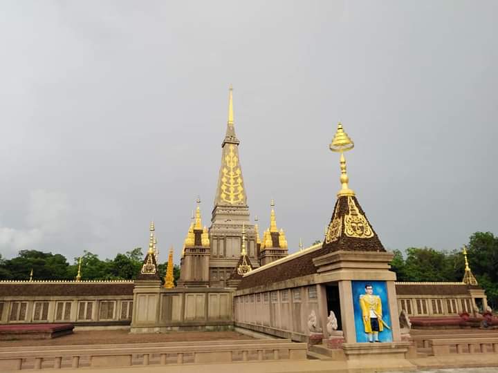 ปราสาทพระธาตุพนมอินทร์แปลง