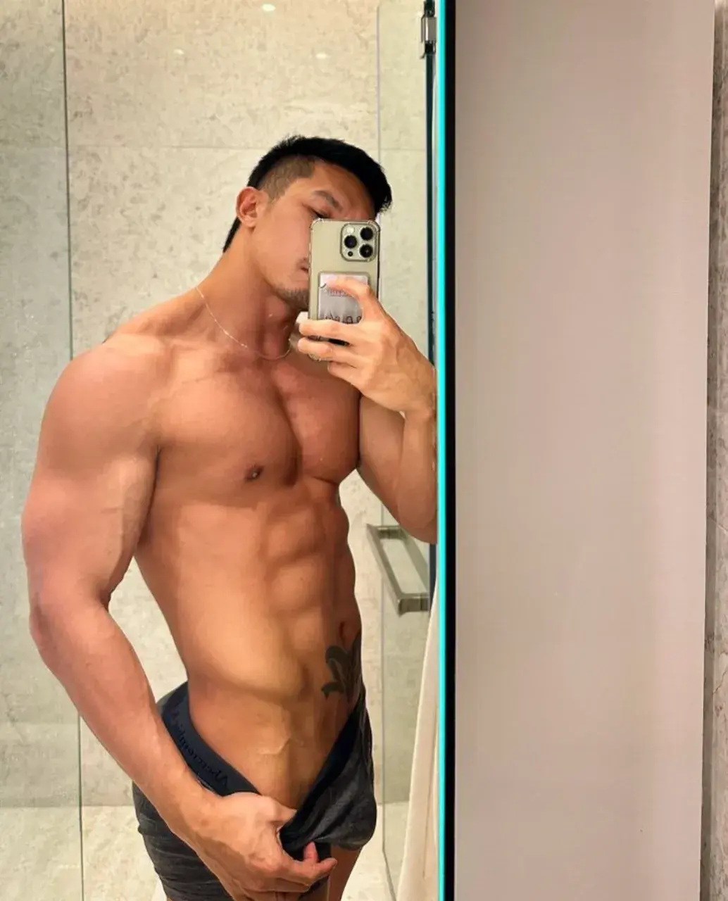 Model from Thailand ig.jeans_jhsi