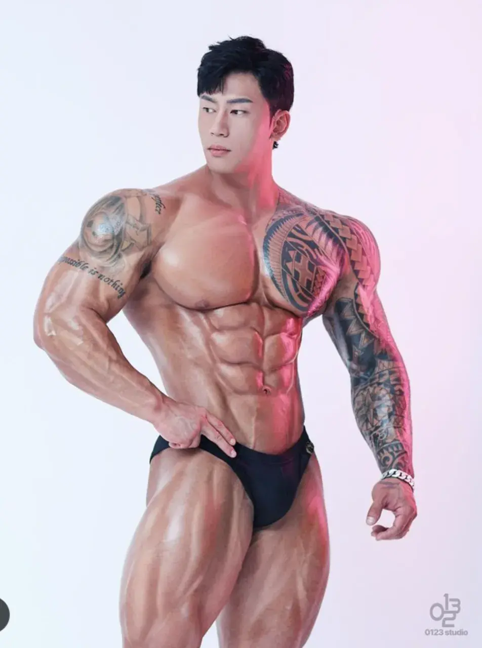 Model from Korea IG:kk__jun