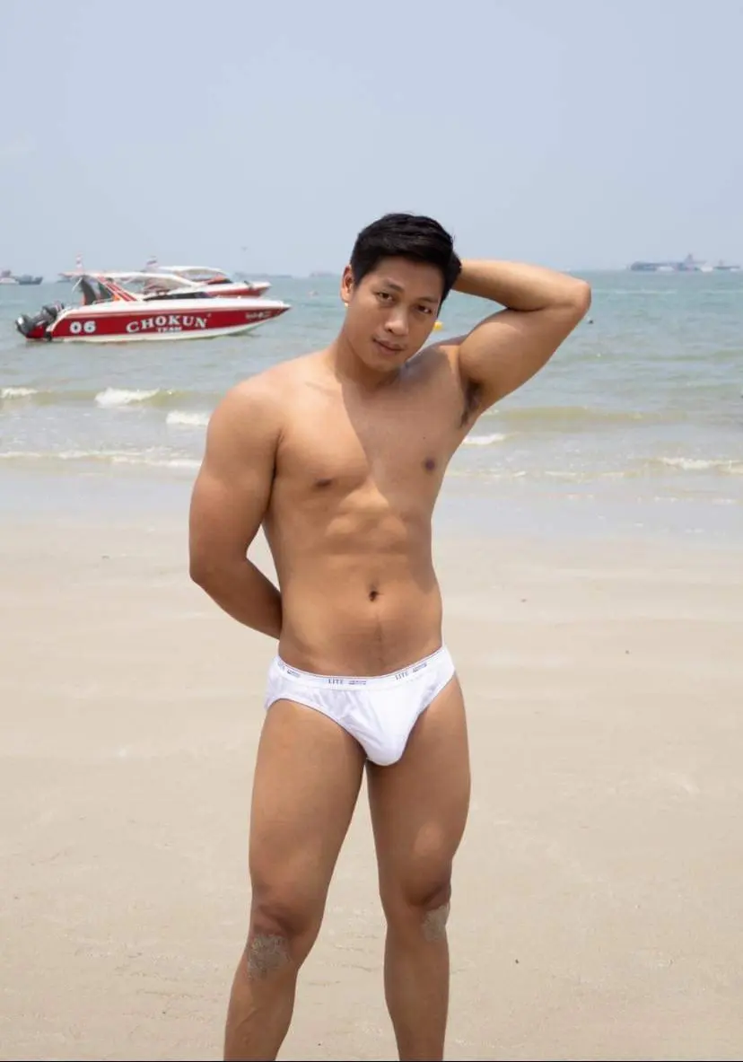 ผู้ชายร้อนๆ