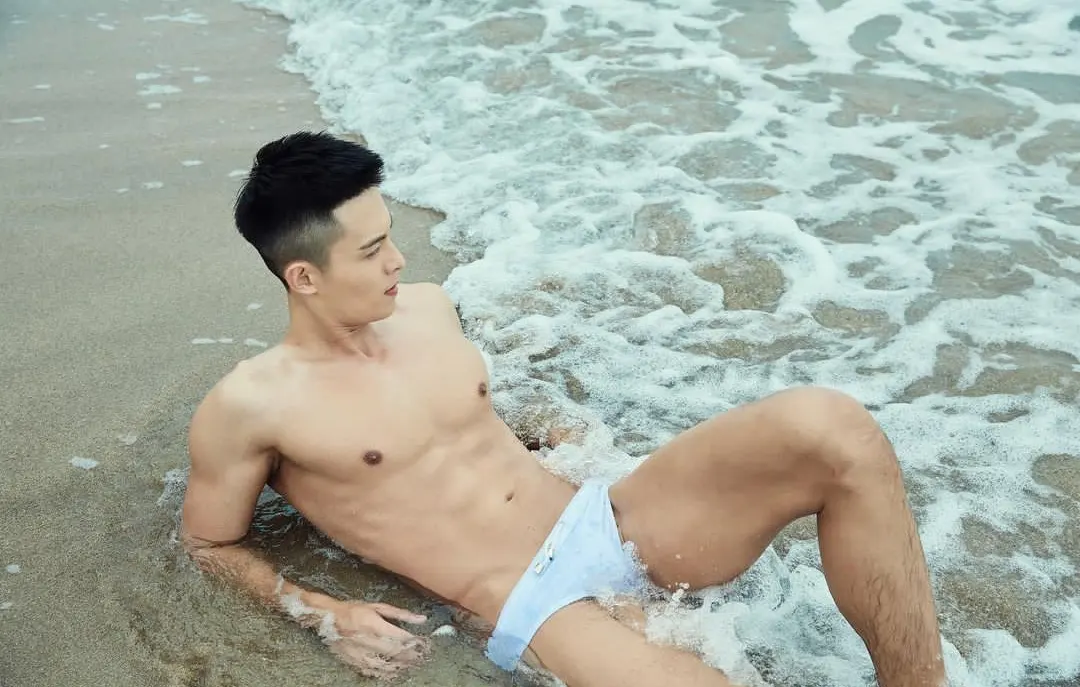 ผู้ชายร้อนๆ