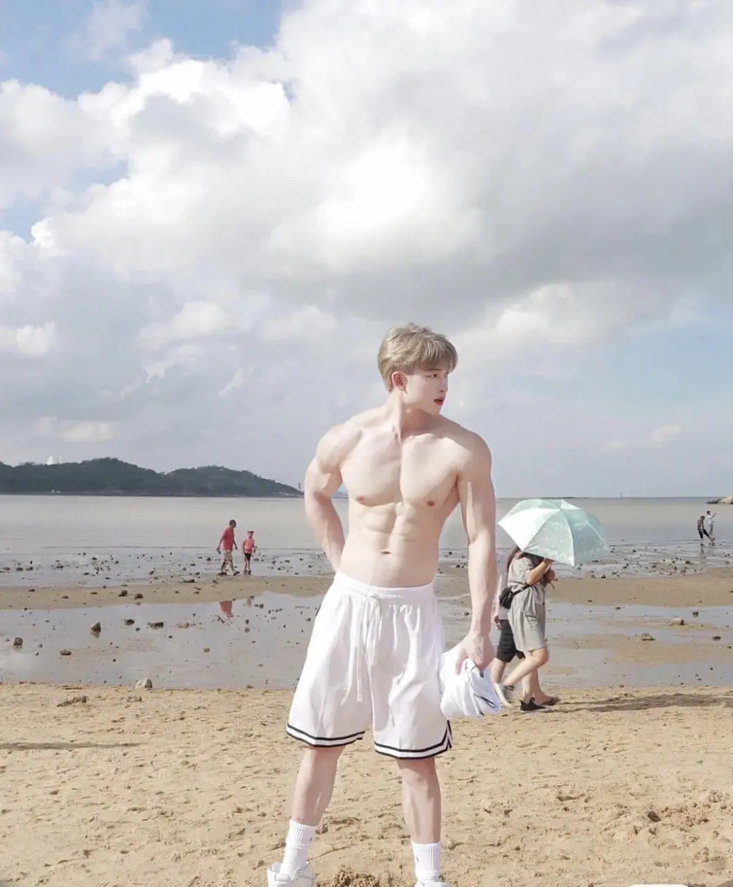 หล่อจั๊วะแสบตา>< 1