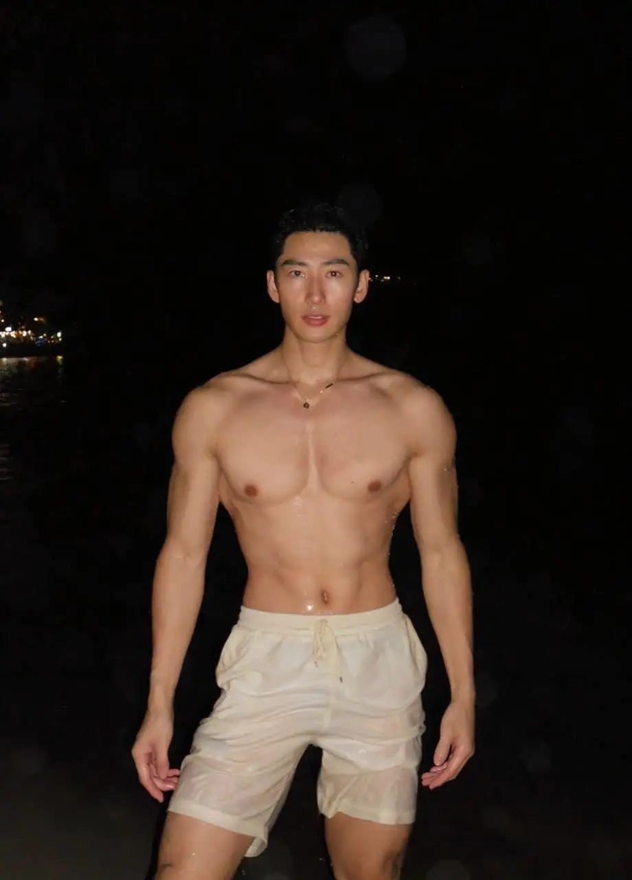 หล่อจั๊วะแสบตา>< 1