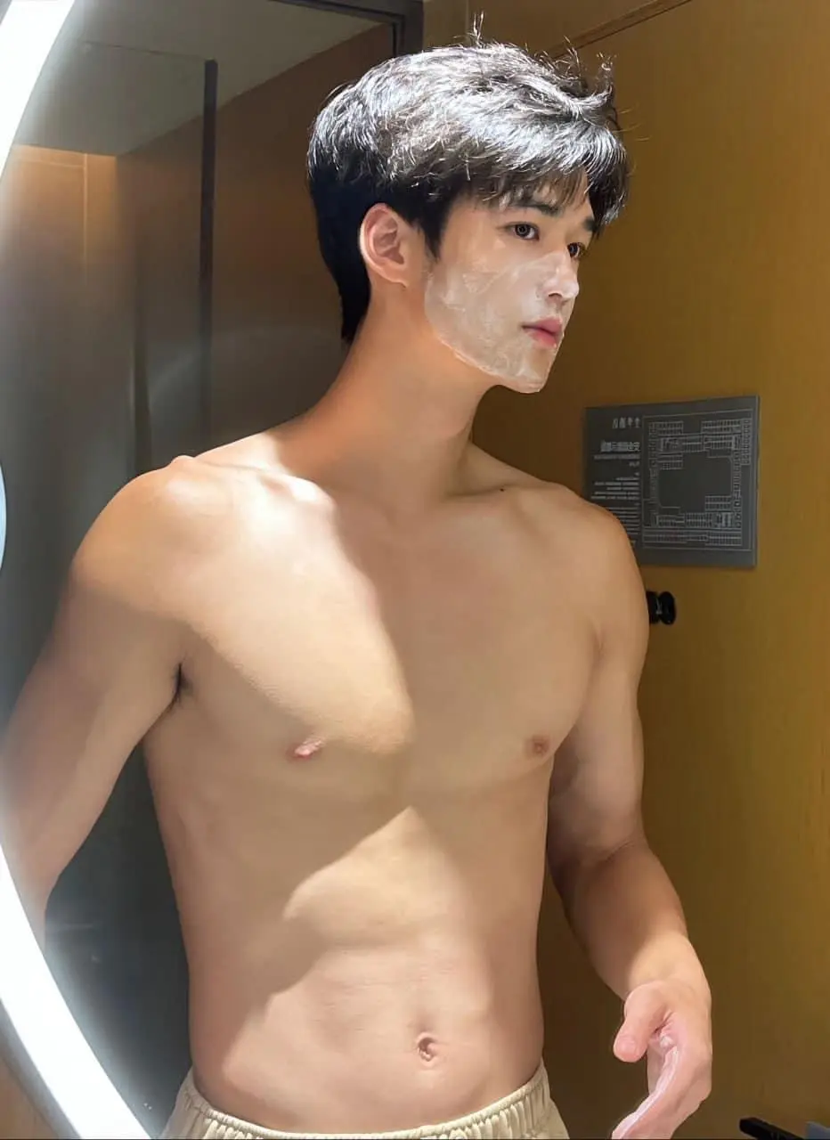 หล่อจั๊วะแสบตา>< 1