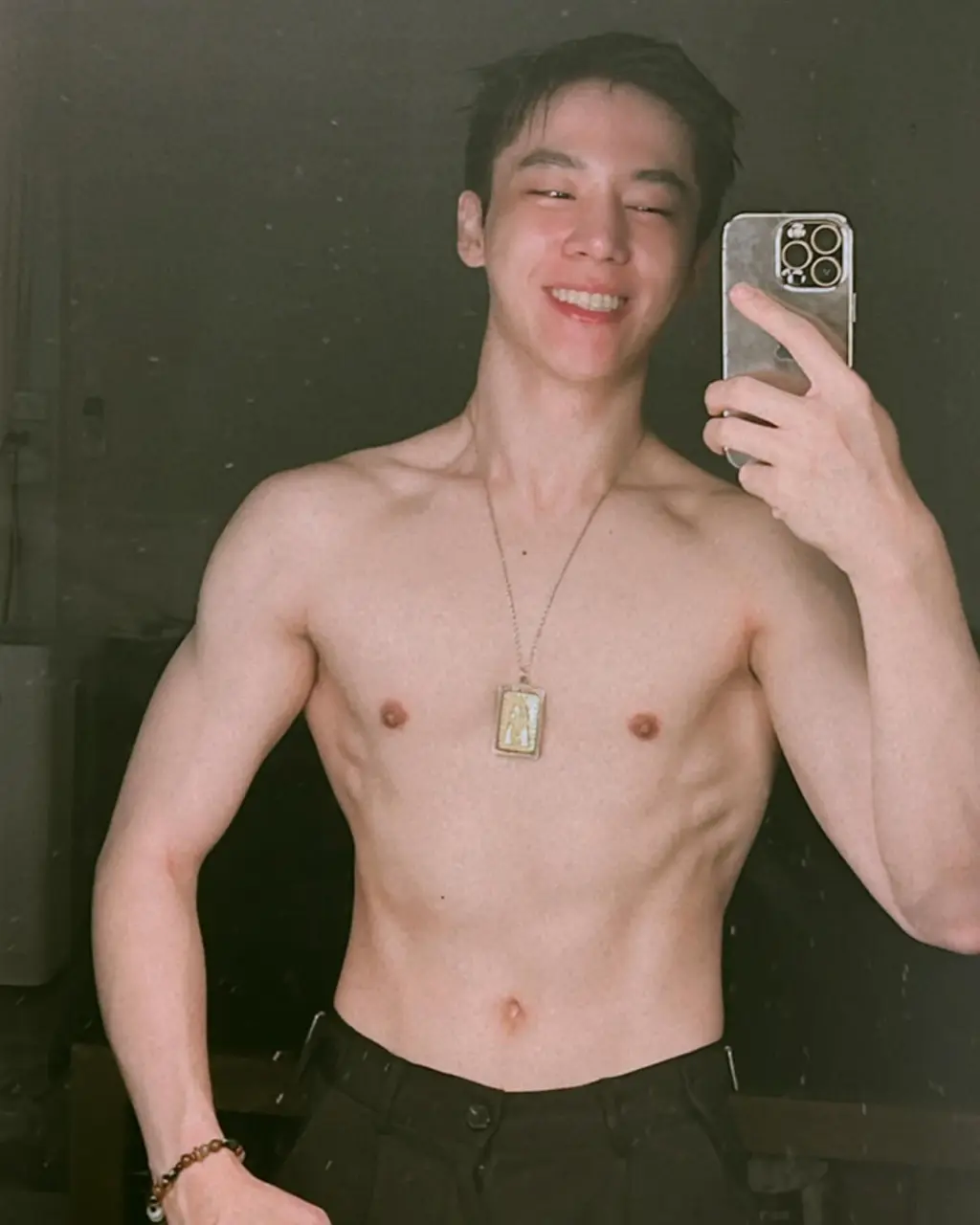 หล่อจั๊วะแสบตา>< 4