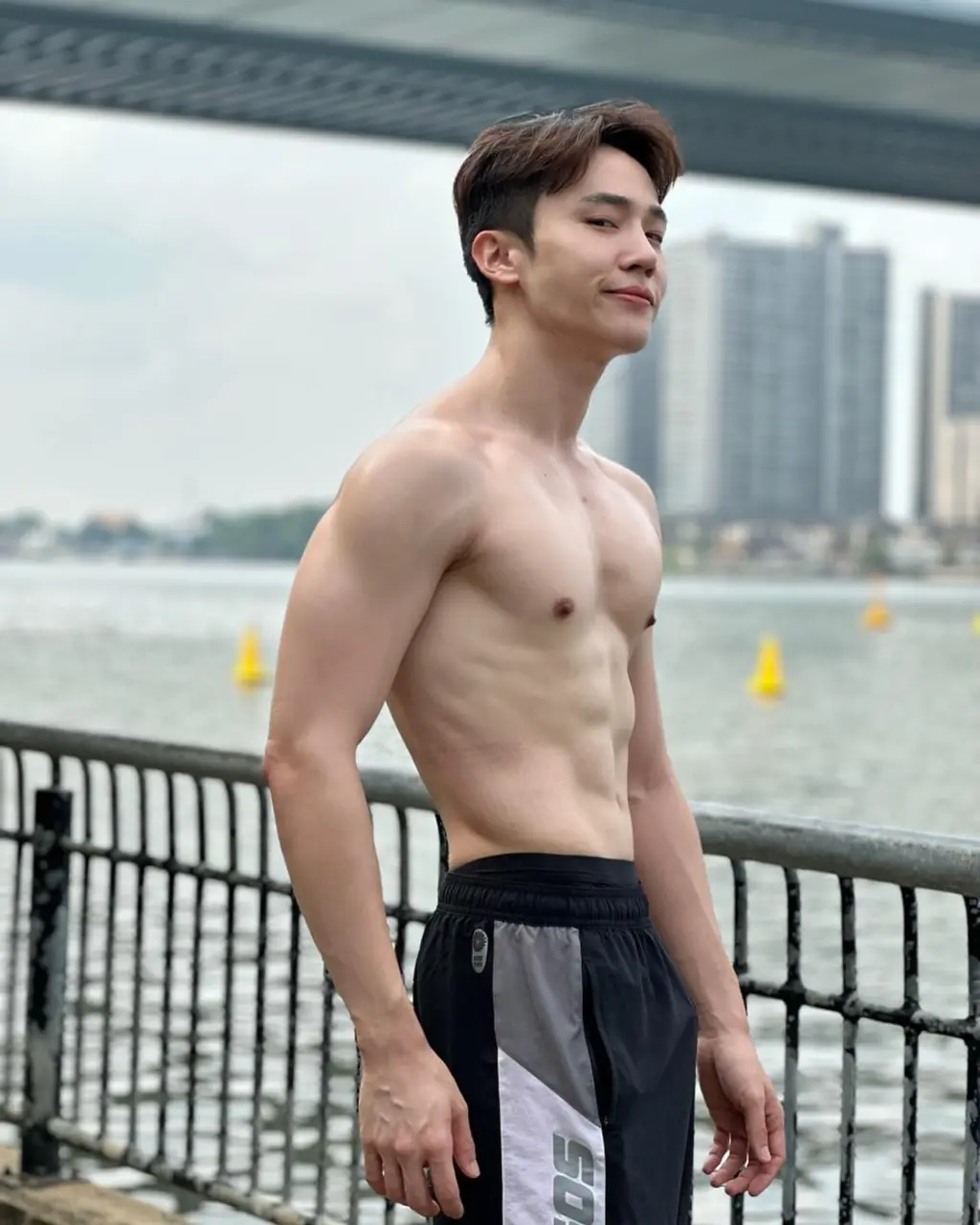 หล่อจั๊วะแสบตา>< 4
