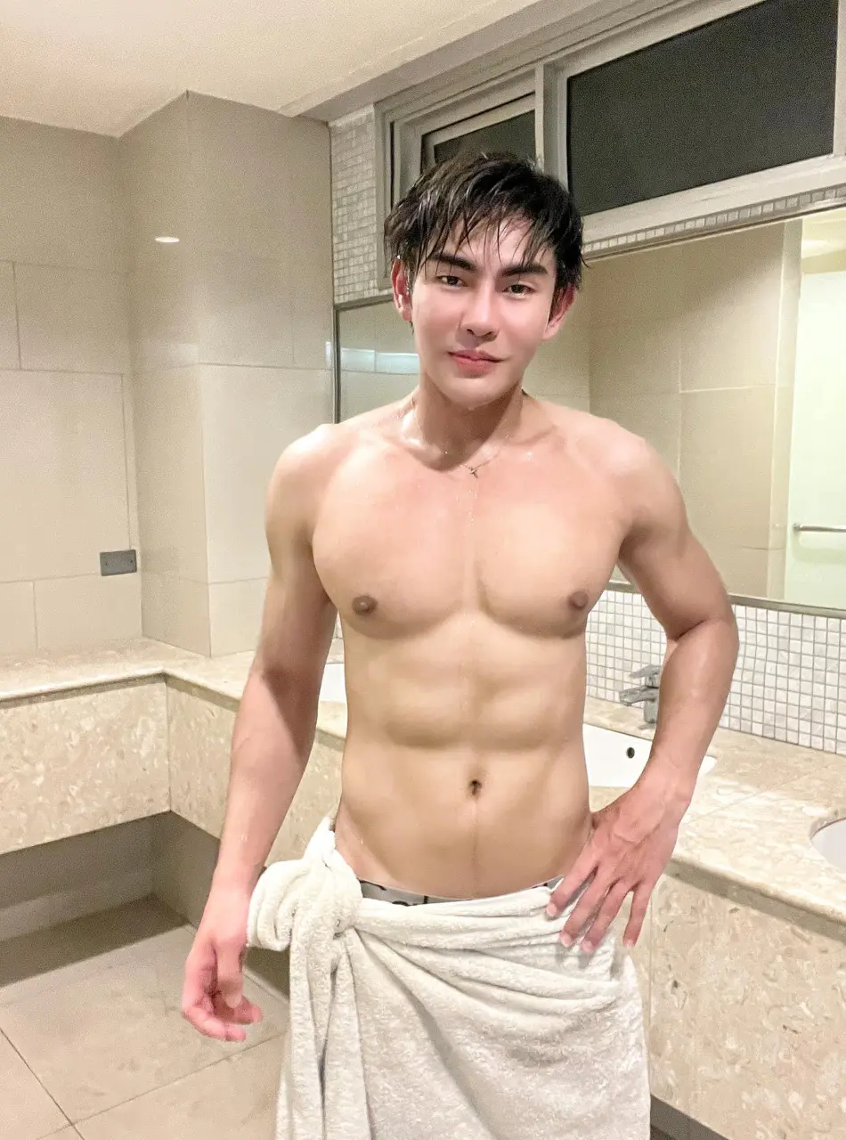 ผู้ชาย นมสวย {30}