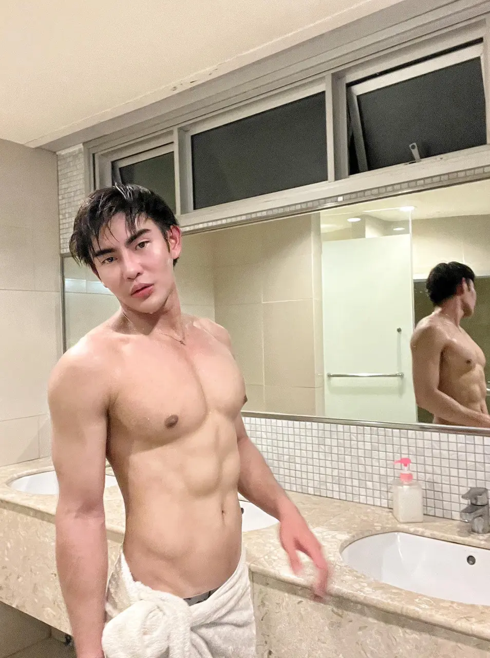 ผู้ชาย นมสวย {30}