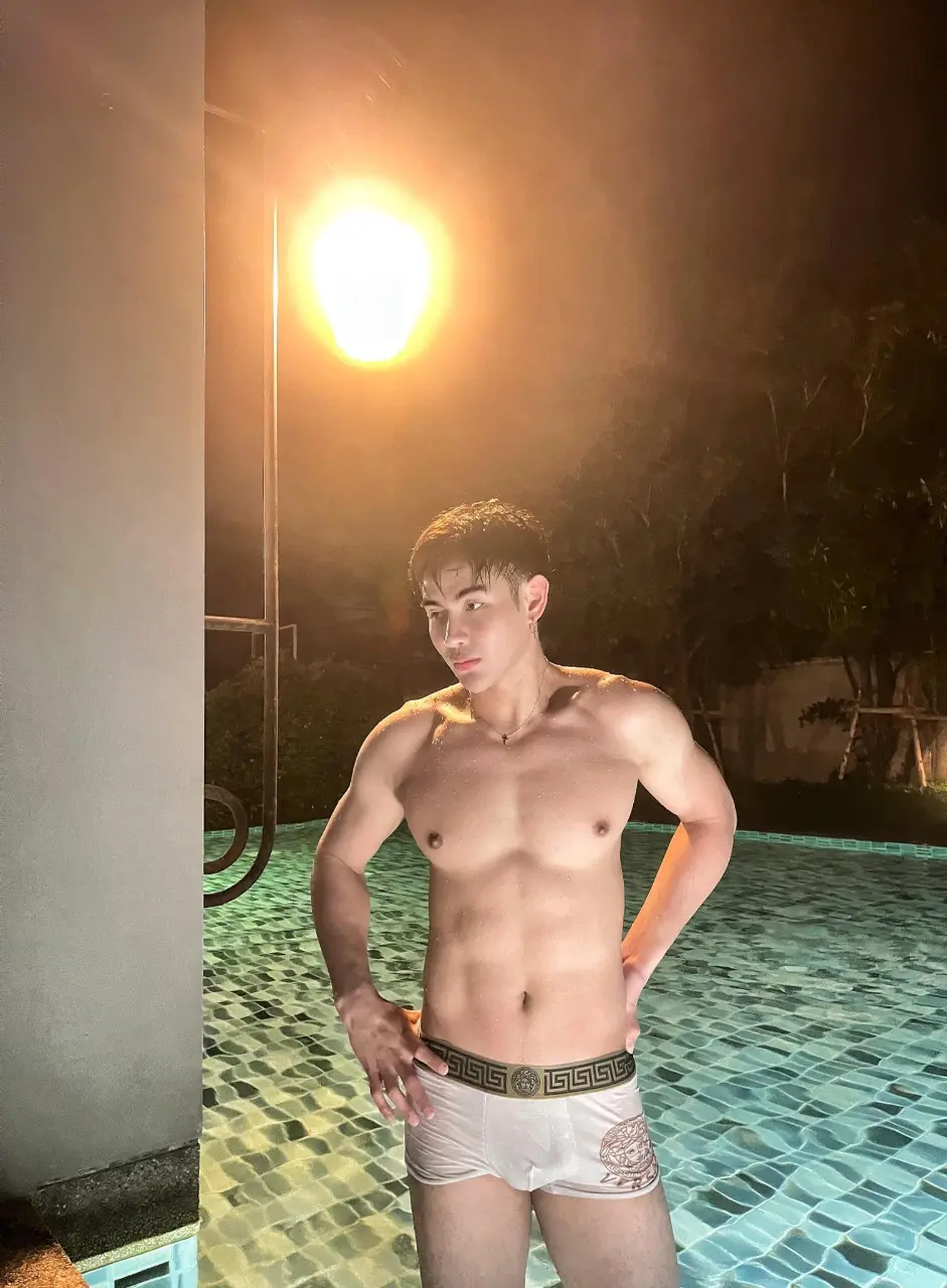 ผู้ชาย นมสวย {30}
