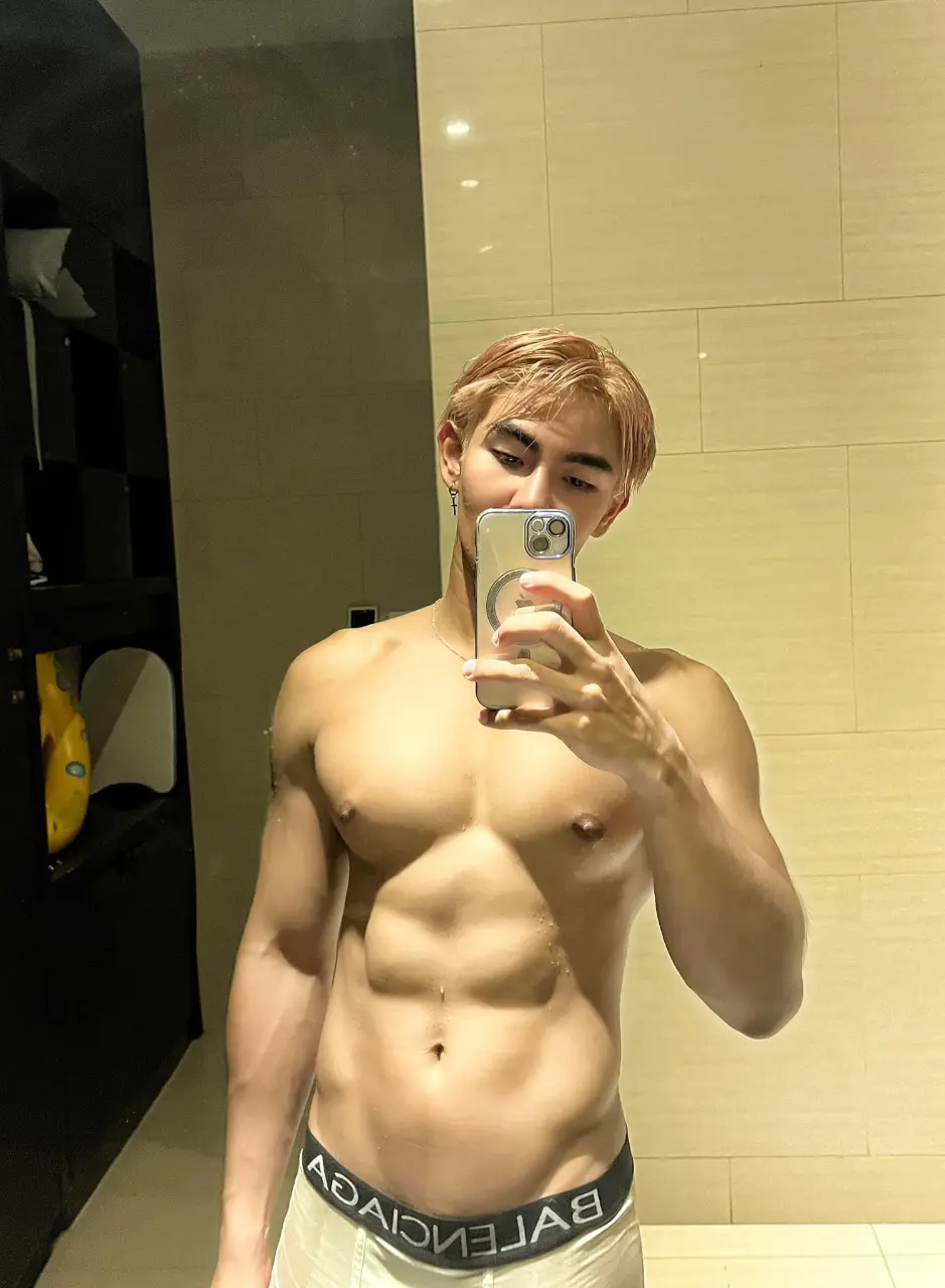ผู้ชาย นมสวย {30}