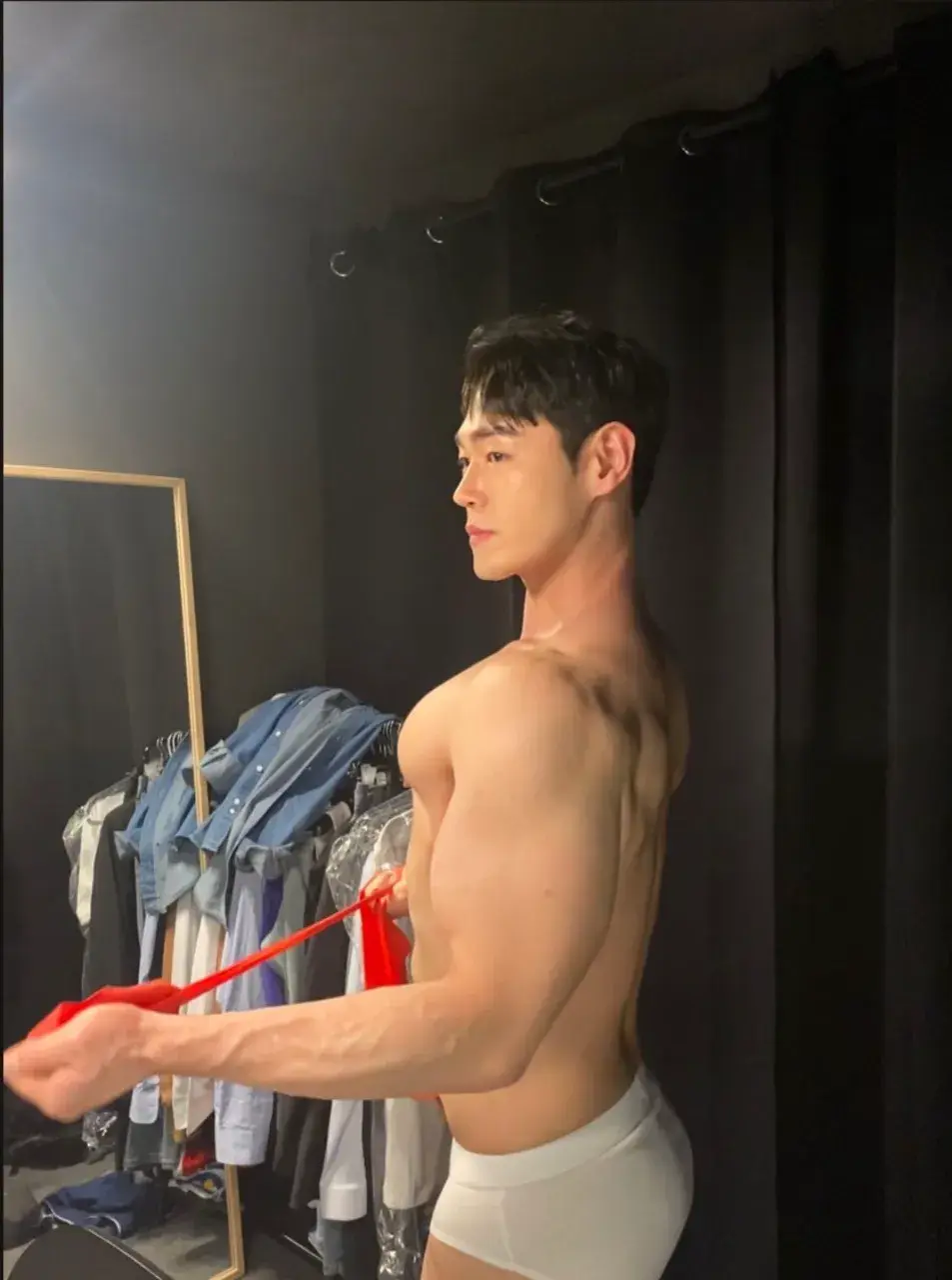 kIMHONGHEE  IG: kimhee1412  183cm 舞蹈 魔术 鼓