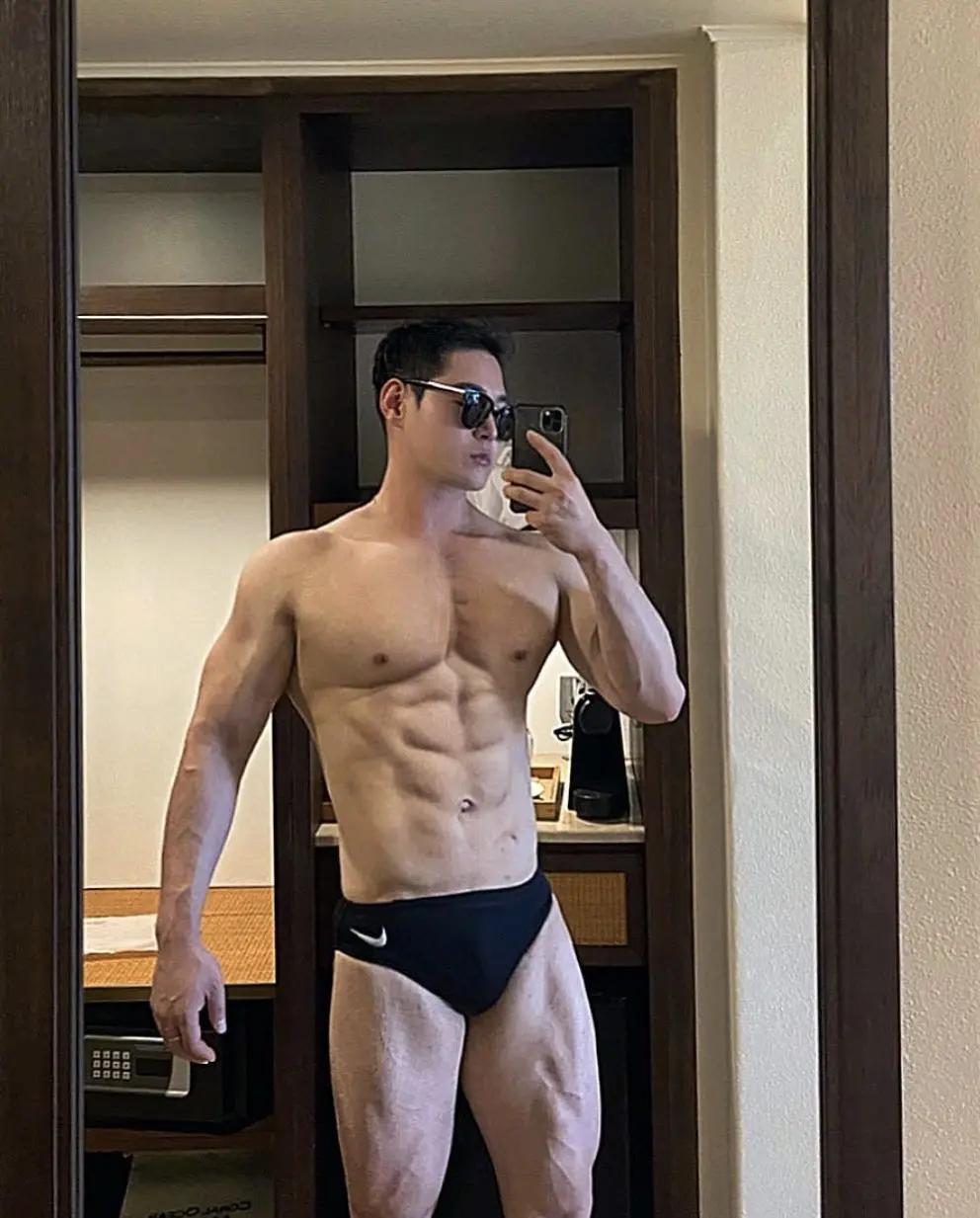 kIMHONGHEE  IG: kimhee1412  183cm 舞蹈 魔术 鼓