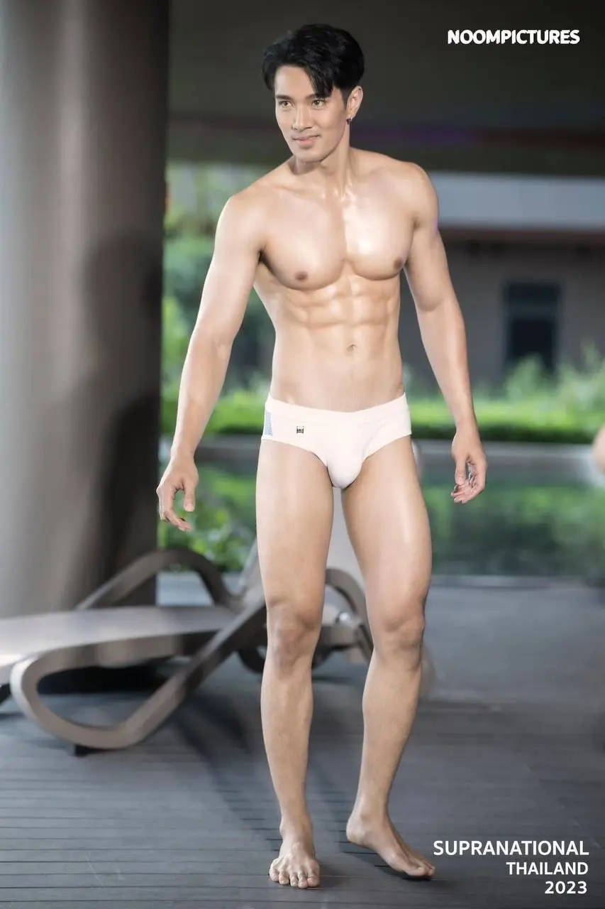 หนุ่มไทย ธ๊อป ณฐนน
