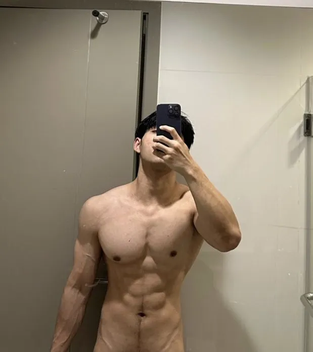 หล่อแห่งชาติไทย ขาวหล่องานดี