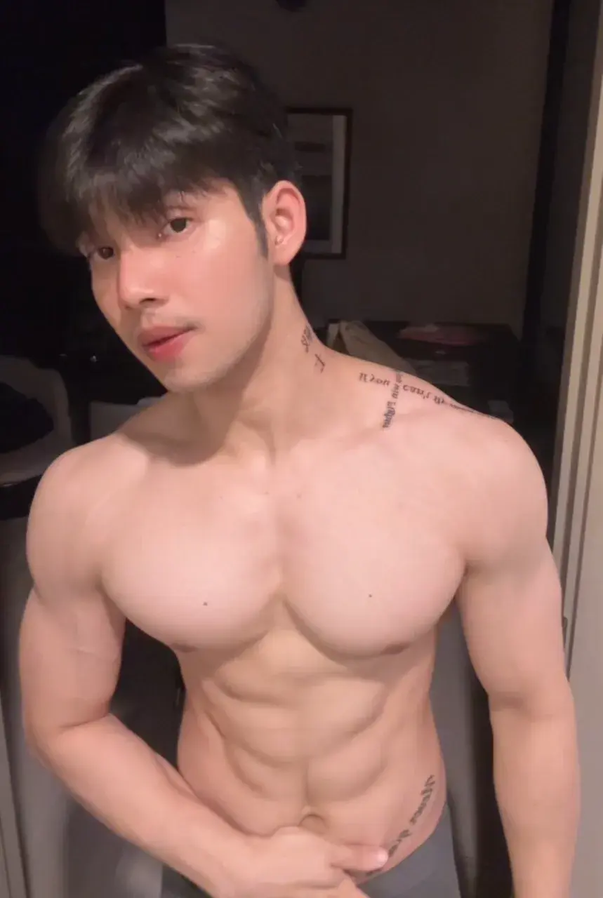 หล่อแห่งชาติไทย ขาวหล่องานดี