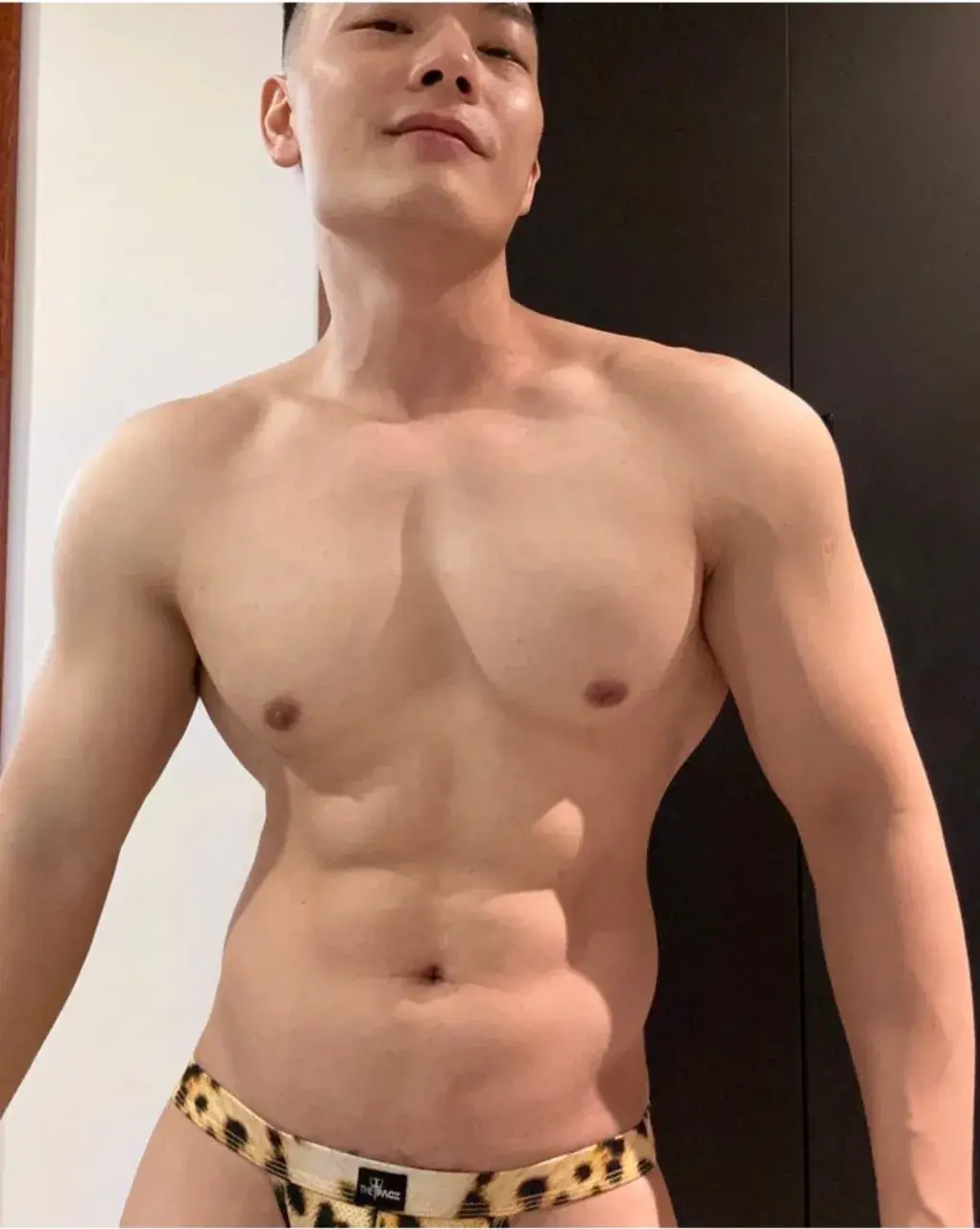 หนุ่มฮอต จากสิงคโปร์ IG.chaned2036