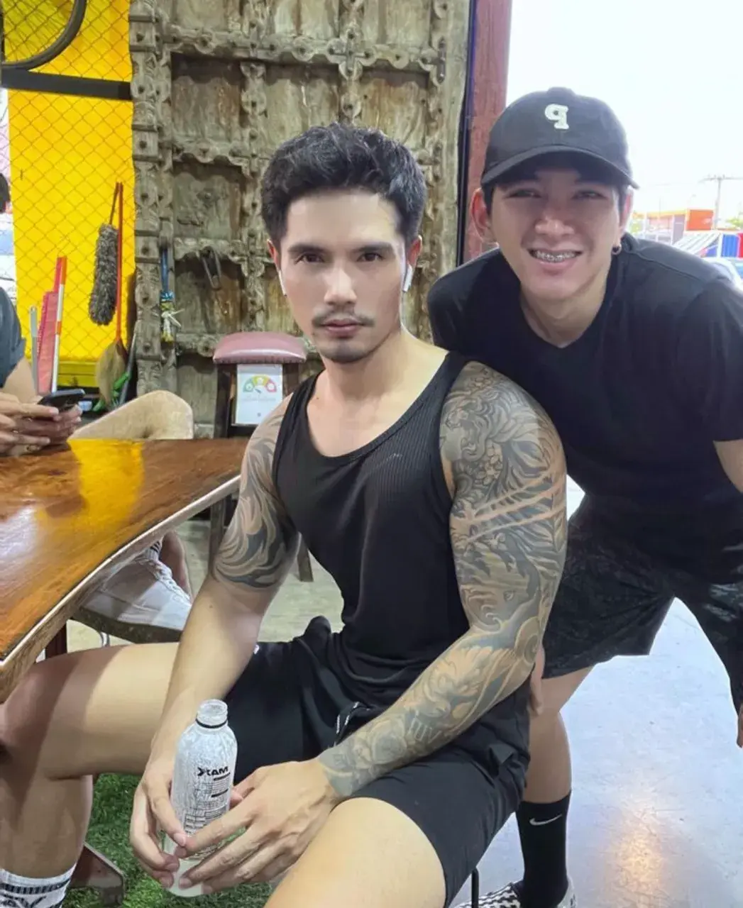 หนุ่มไทยบ้านครูสอนโยคะ IG.kritsanakan_tin