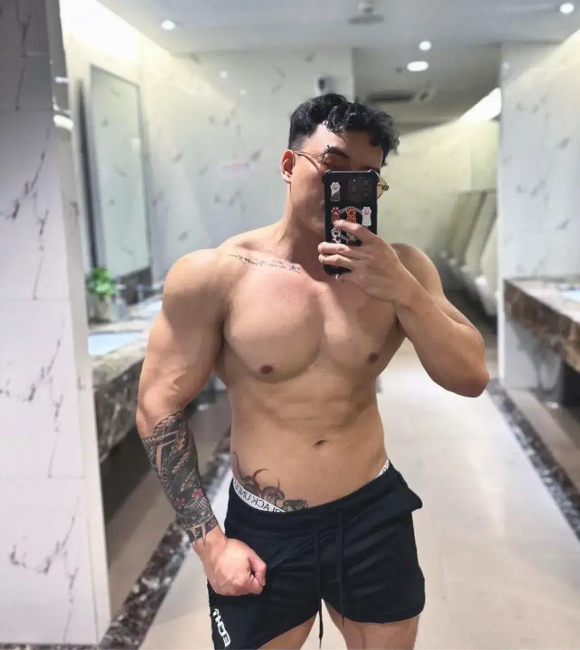 ชอบกล้ามแน่นๆ แนวนี้
