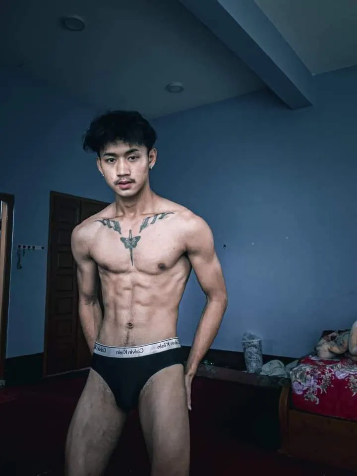 ยกทั้งใจ..ให้หนุ่มพม่า