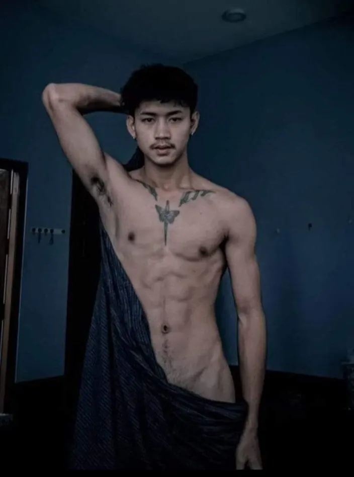 ยกทั้งใจ..ให้หนุ่มพม่า