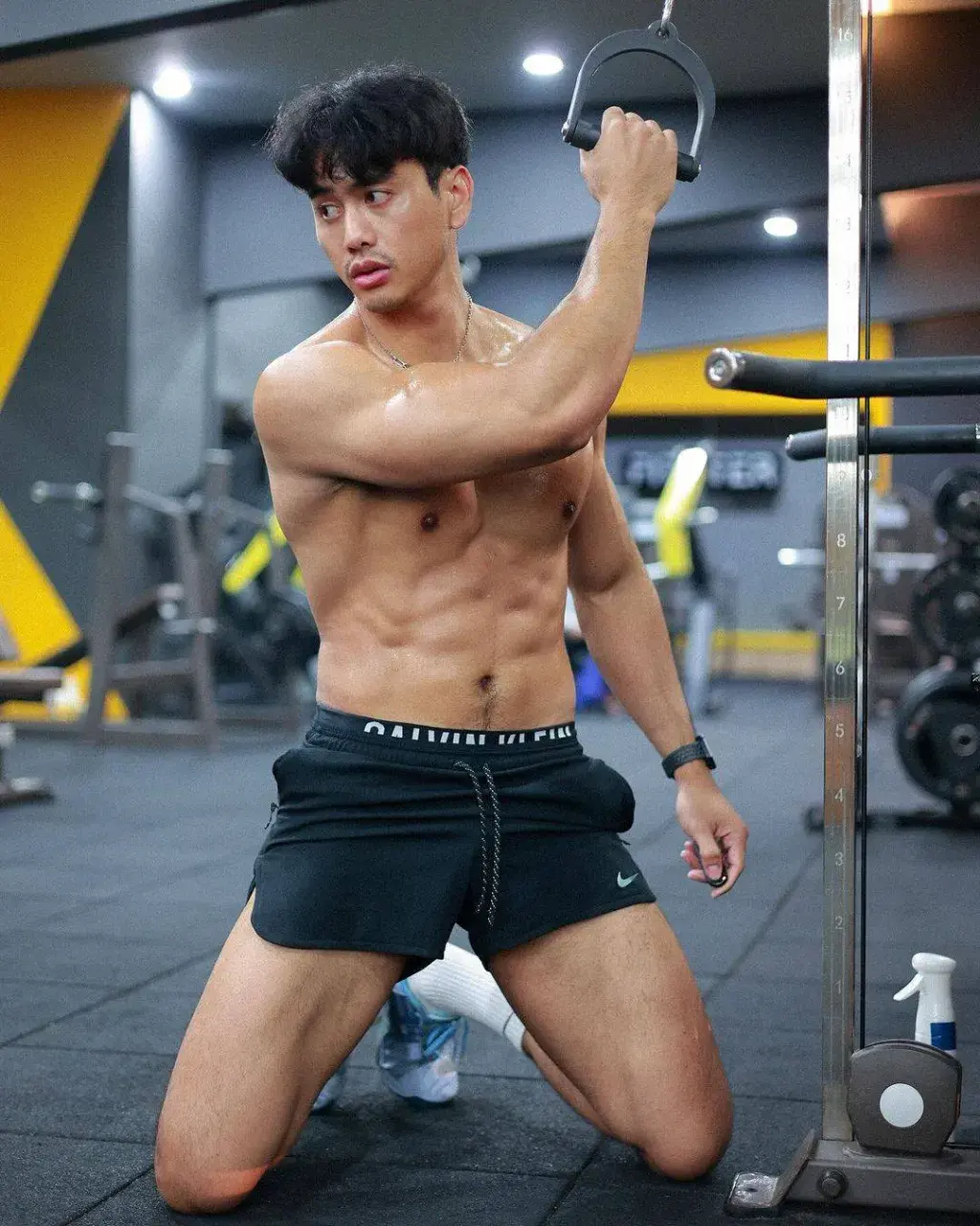 หุ่นขยี้ใจระดับ100