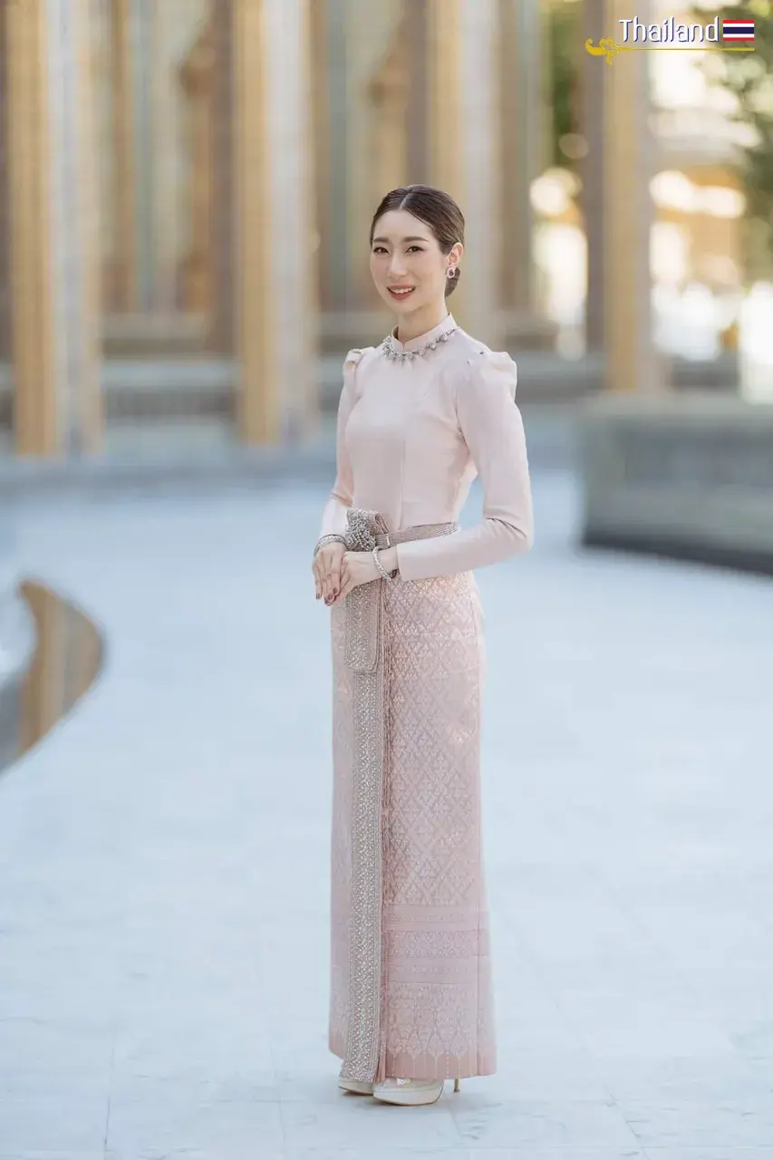 🇹🇭 THAILAND | THAI BOROMPHIMAN DRESS: ชุดไทยบรมพิมาน