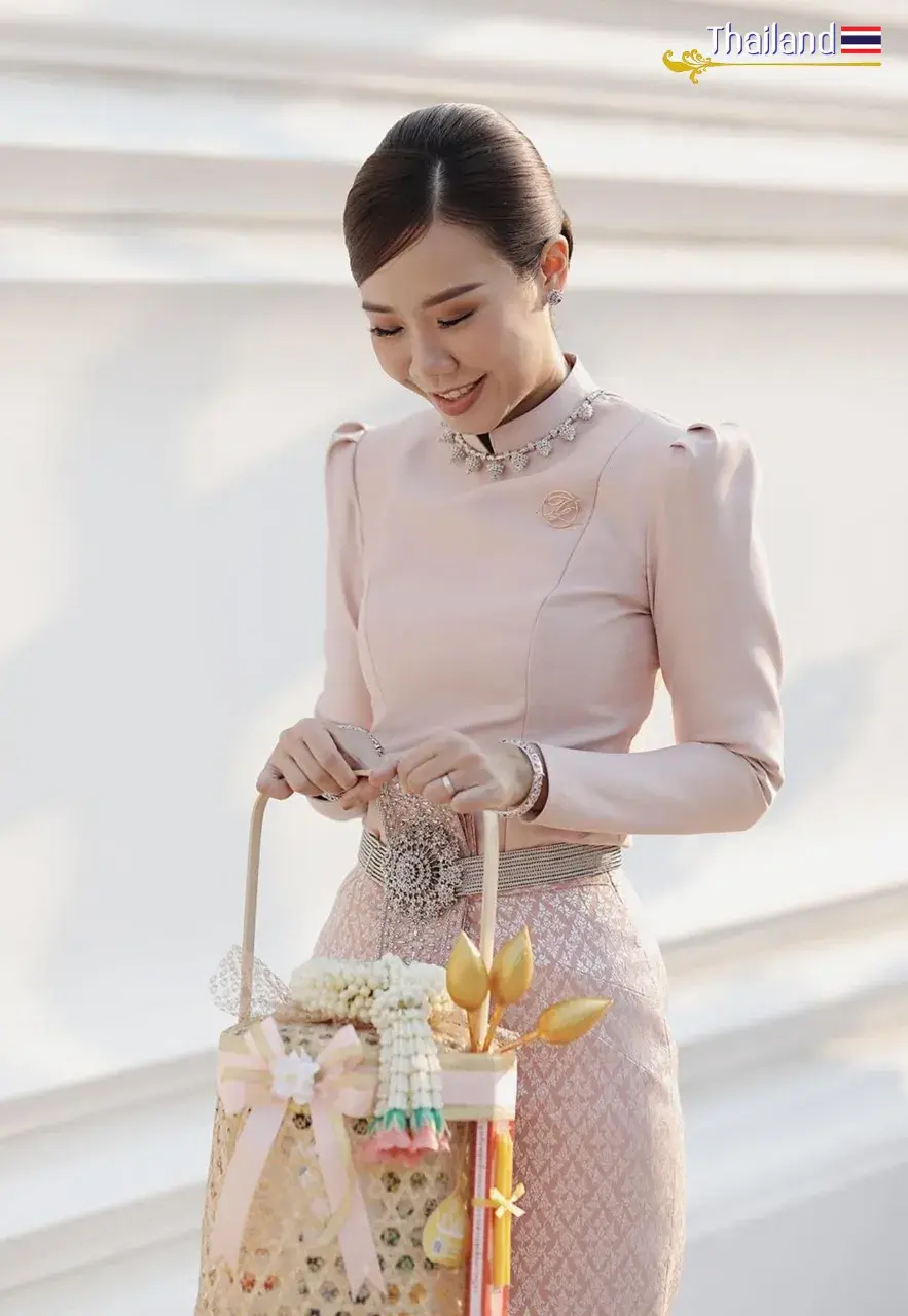 🇹🇭 THAILAND | THAI BOROMPHIMAN DRESS: ชุดไทยบรมพิมาน