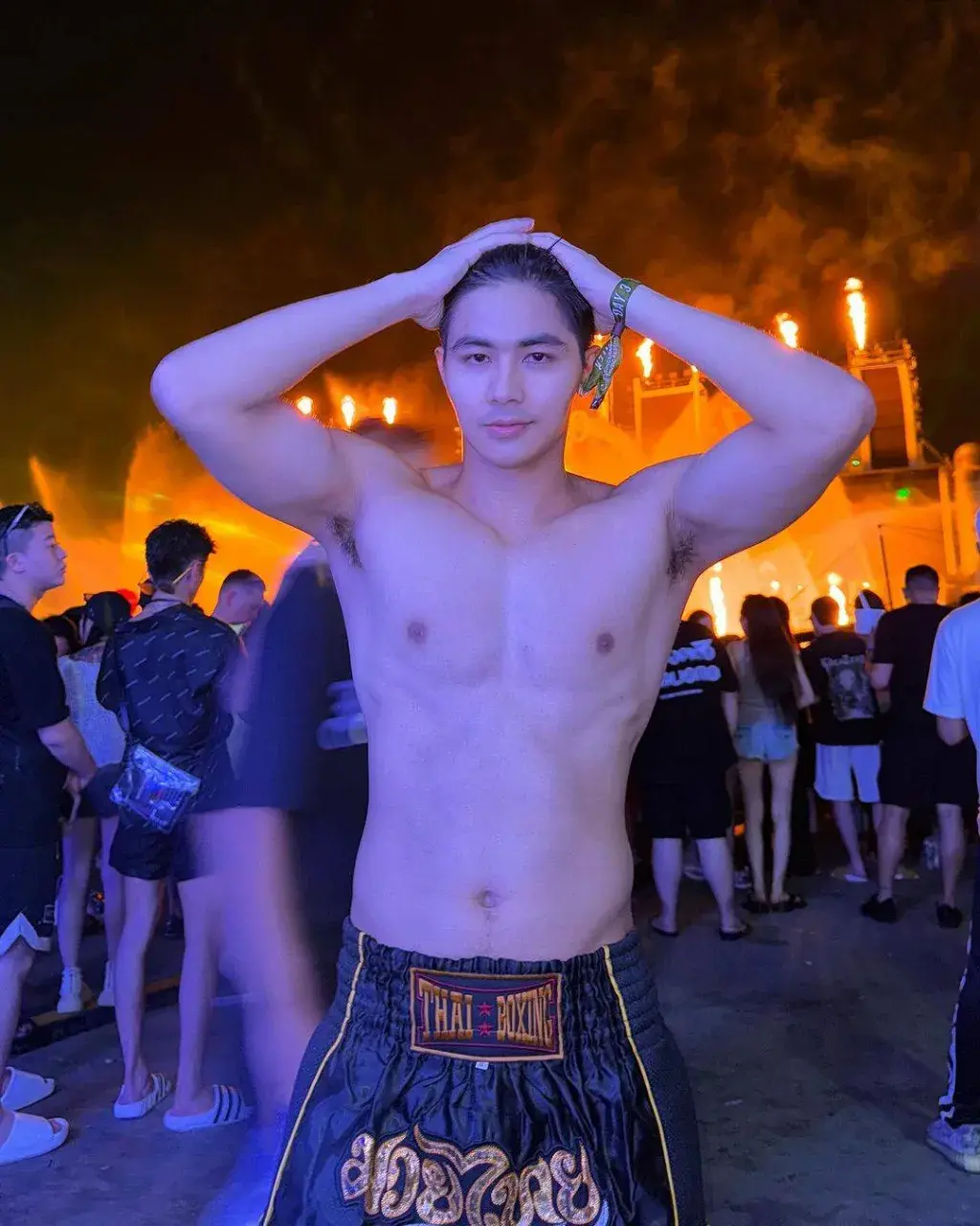 เลียให้ล้ม