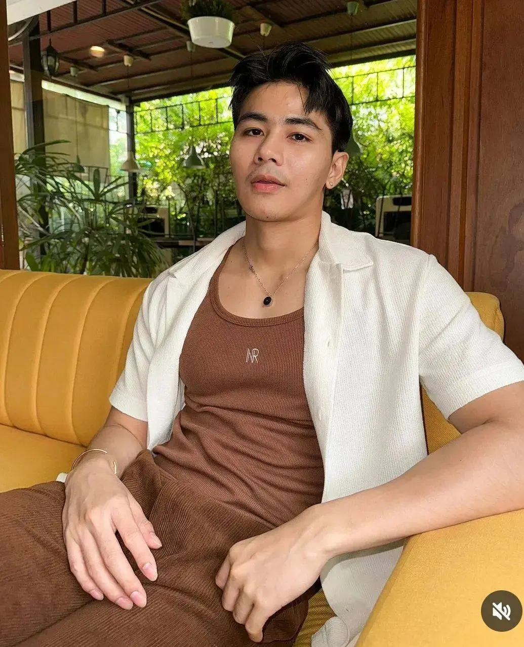 เลียให้ล้ม
