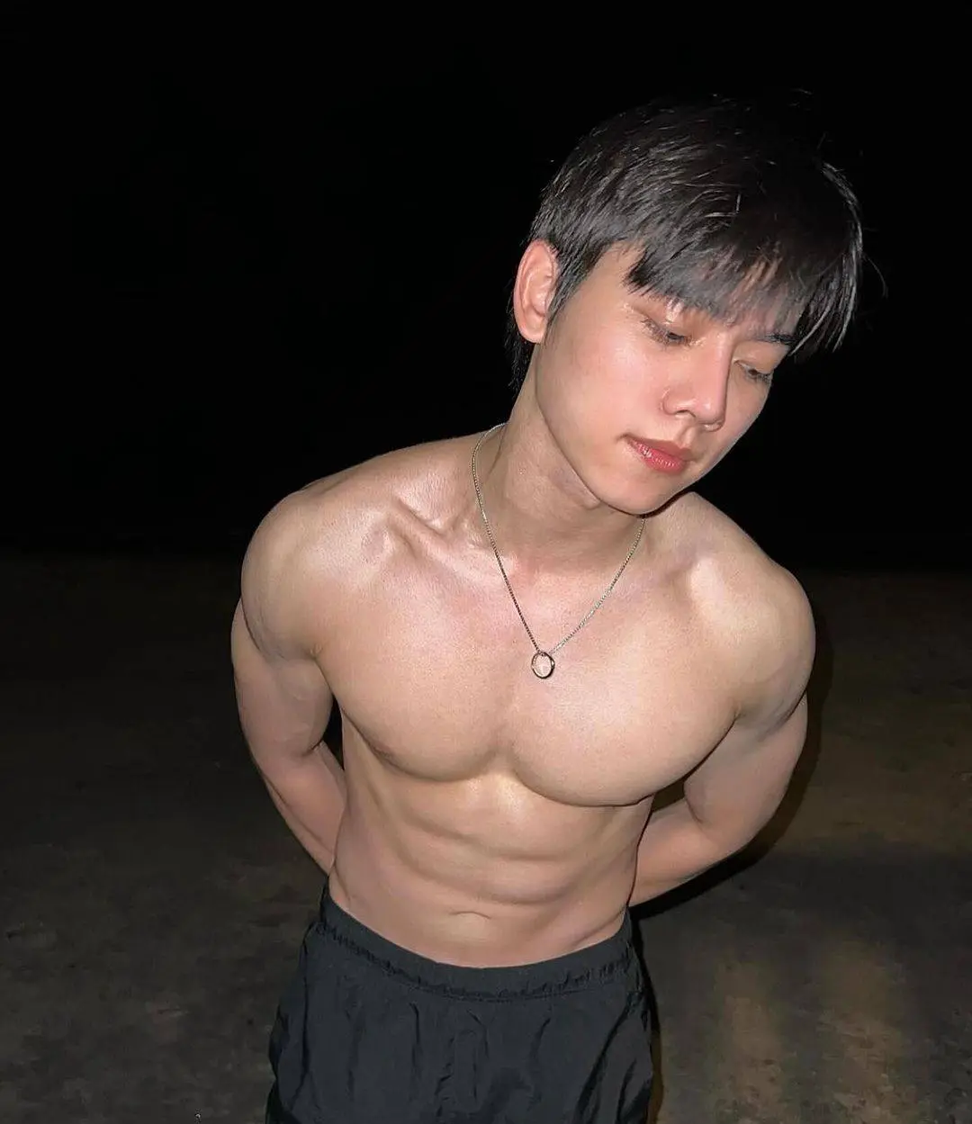 เลียให้ล้ม