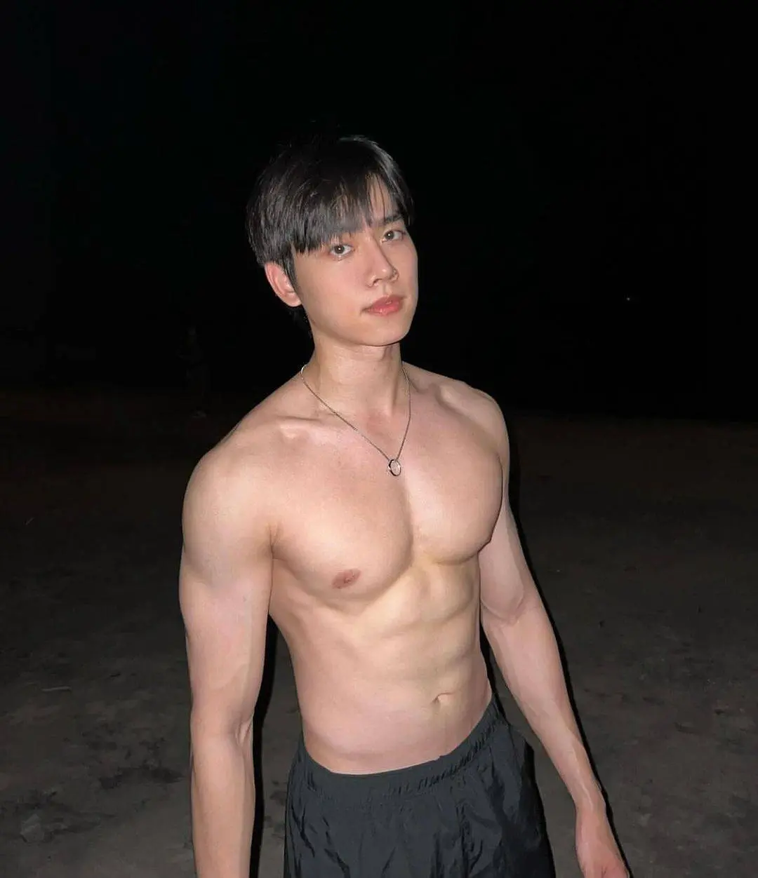 เลียให้ล้ม