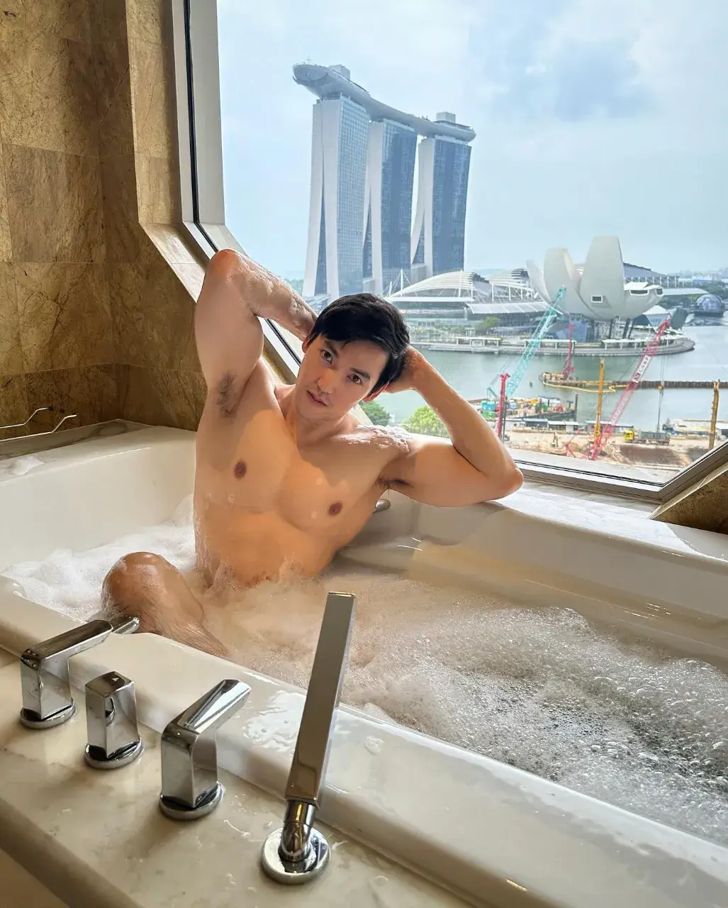 หลงไหลได้เยิ้ม