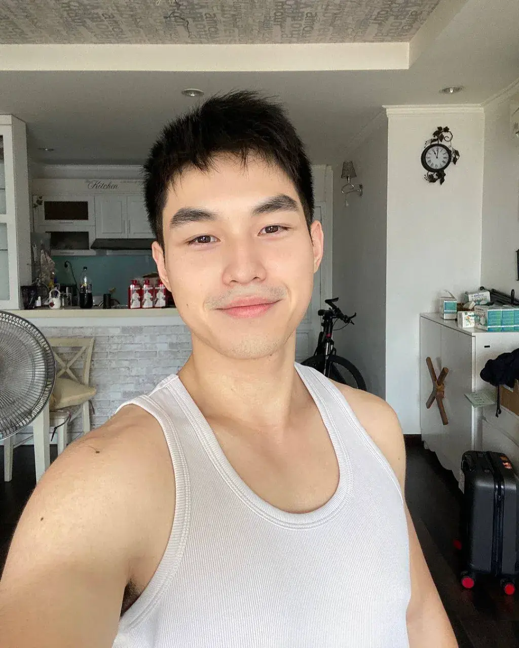 ความขาวอมชมพู  อยากอม